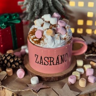 Makronkový hrneček ZAS RÁNO u nás najdete originál v 6 barvách na výběr. Některé barvy rychle mizí, tak neváhejte s...